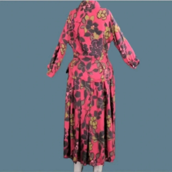 Vintage Silk 2 Piece Skirt & Blouse - Picture 4 of 17